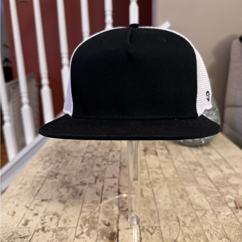 Outsider Hat in Black Chino Twill